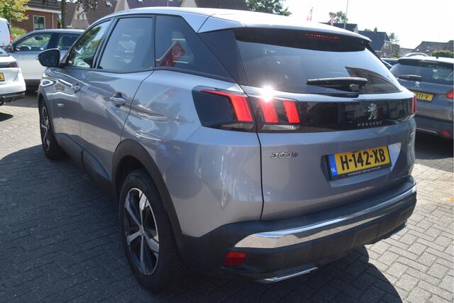 Peugeot 3008 1.2 PureTech Allure Carplay | 18 inch | Navi | Bluetooth | PDC | Getint glas