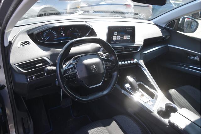 Peugeot 3008 1.2 PureTech Allure Carplay | 18 inch | Navi | Bluetooth | PDC | Getint glas