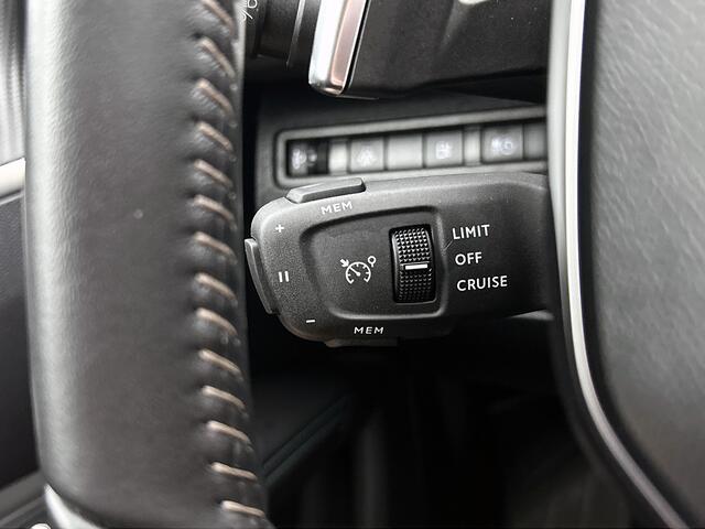 Peugeot 3008 1.6 HYbrid 225 Allure | Keyless entry | Stoelverwarming | arkeersensoren voor + achter | Rijklaar |
