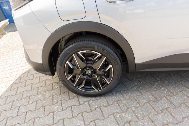 Peugeot 3008 1.2 Hybrid 136 Allure