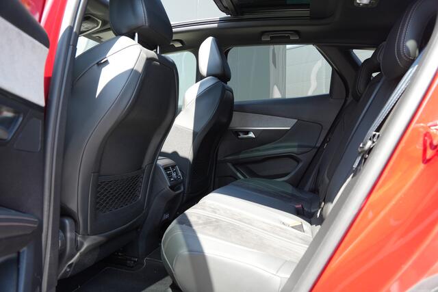 Peugeot 3008 1.2 PureTech GT - Pano - Stoelverwarming - Keyless - ACC - Blindspot - LED - Carplay - Rijklaar