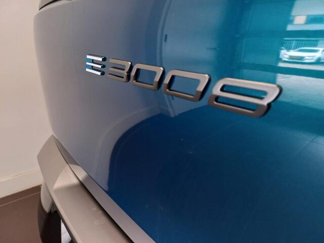 Peugeot 3008 e-3008 GT 73 kWh | NIEUW MODEL!! | Navigatie | Panorama-dak | dodehoek detectie | Nieuw te bestellen!