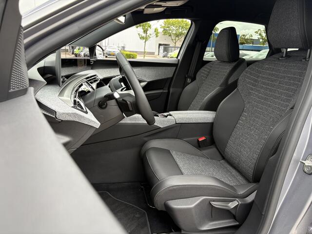 Peugeot 3008 1.6 plug-in Hybrid 195 Allure | Panoramic Navigation Pack | Trekhaak | Camera | Apple Carplay/Android Auto