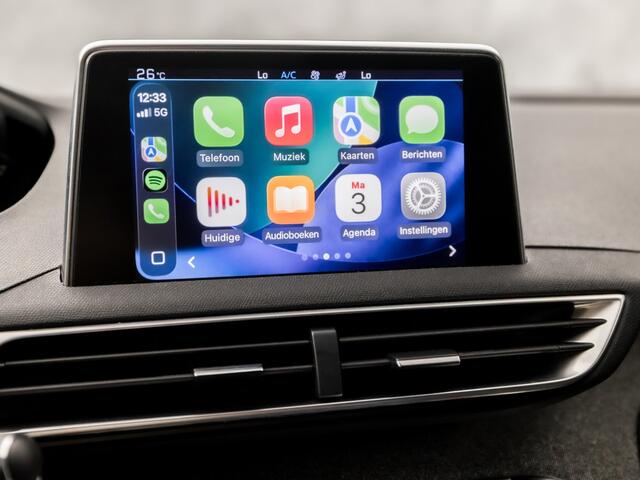 Peugeot 3008 1.2 PureTech Allure (APPLE CARPLAY, GROOT NAVI, 360 CAMERA, GETINT GLAS, SPORTSTOELEN, LANE ASSIST, CRUISE, NIEUWSTAAT)
