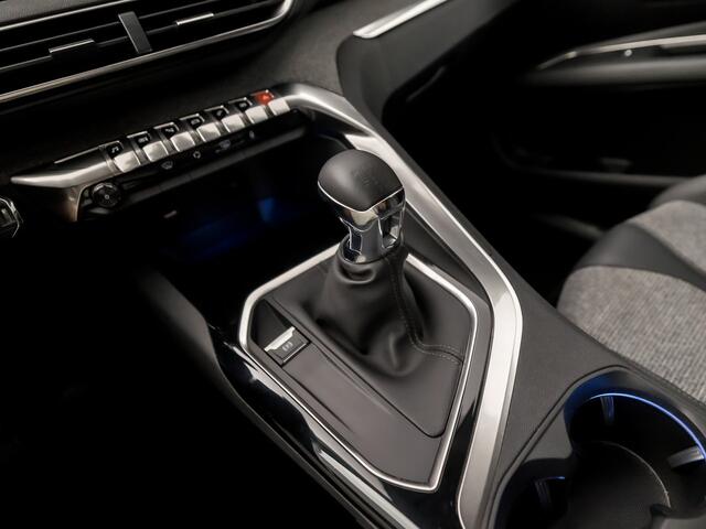 Peugeot 3008 1.2 PureTech Allure (APPLE CARPLAY, GROOT NAVI, 360 CAMERA, GETINT GLAS, SPORTSTOELEN, LANE ASSIST, CRUISE, NIEUWSTAAT)