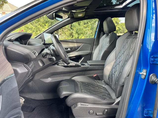 Peugeot 3008 GT Pack 1.6 HYbrid4 PHEV 300pk 4x4 e-EAT8 | SCHUIF/KANTELDAK | TREKHAAK | NAPPA LEDER | FOCAL HIFI | HANDSFREE A.KLEP | 360° CAMERA | NAVI | MASSAGE | AGR-STOELEN | BLACK PACK |