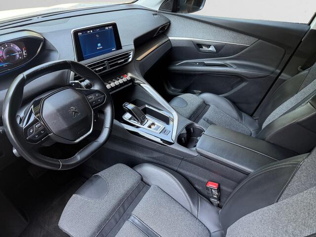 Peugeot 3008 1.2 PureTech Allure Aut- Two Tone, Carplay, Android Auto, Stoelverwarming, Trekhaak