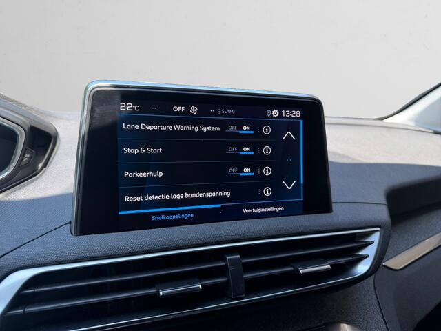 Peugeot 3008 1.2 PureTech Allure Aut- Two Tone, Carplay, Android Auto, Stoelverwarming, Trekhaak