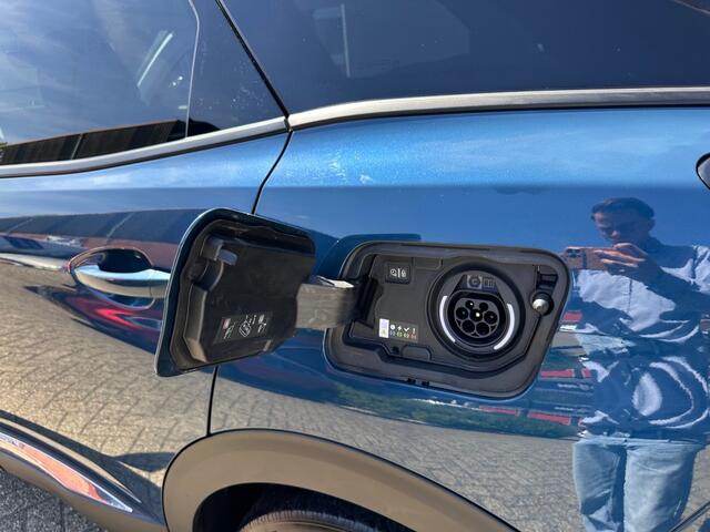Peugeot 3008 1.6 HYBRID ALLURE