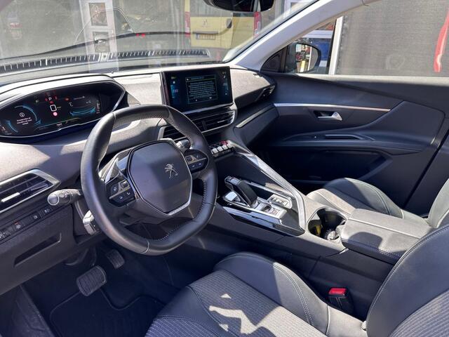 Peugeot 3008 1.6 HYBRID ALLURE