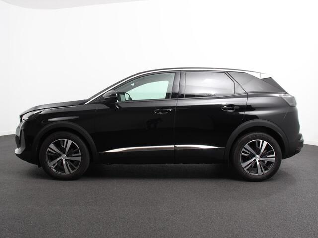 Peugeot 3008 1.2 PureTech Allure Climate control Adaptive cruise control Achteruitrijd camera Parkeersensoren Verwarmde voorstoelen LED Navigatie Apple Carplay/ Android Auto