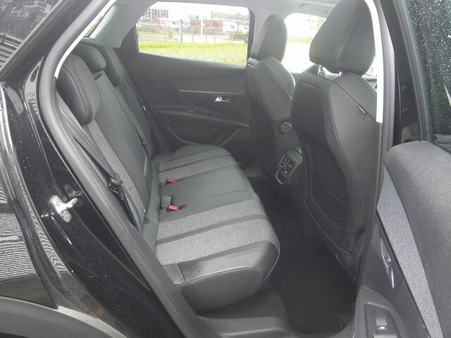 Peugeot 3008 1.2 PureTech Allure Avantage Staat in Hoogeveen