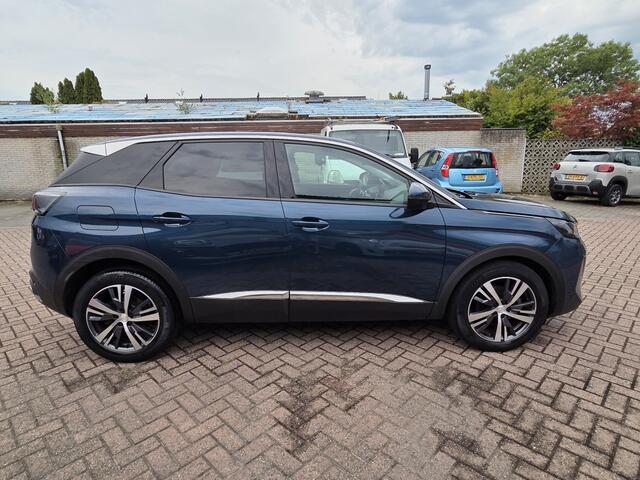 Peugeot 3008 1.2 PureTech Allure automaat.