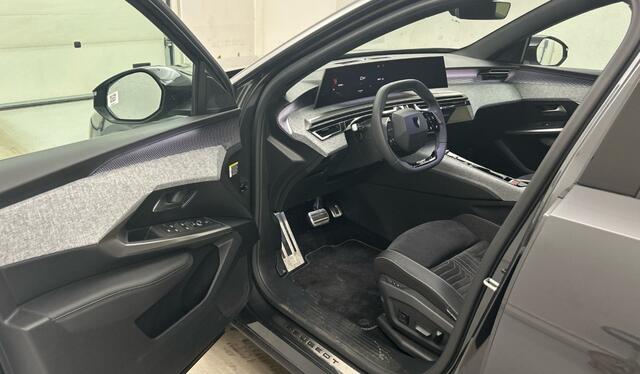 Peugeot 3008 1.2 Hybrid 145 GT Exclusive Trekhaak,Massage ,Stoel en stuurverwarming,Camera.