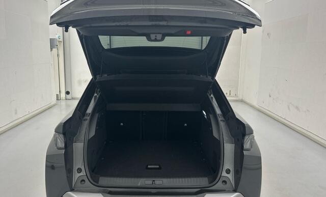 Peugeot 3008 1.2 Hybrid 145 GT Exclusive Trekhaak,Massage ,Stoel en stuurverwarming,Camera.