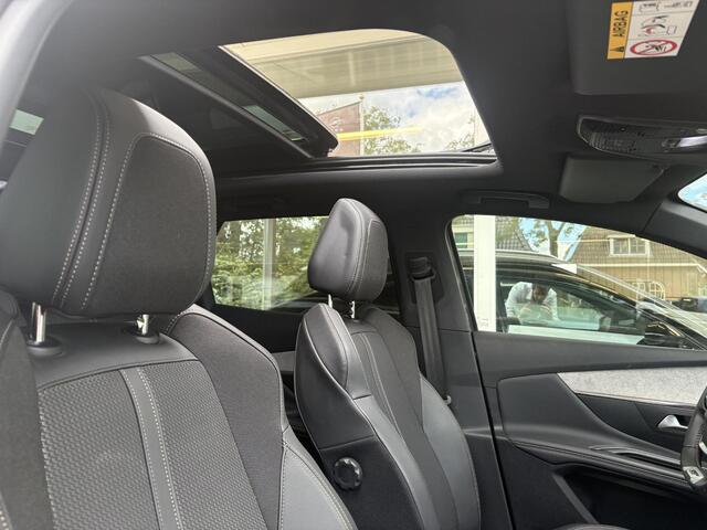 Peugeot 3008 1.6 HYbrid4 300 GT | Weinig kilometers | Schuif-/kanteldak | Adaptieve Cruise Control | Achteruitrijcamera | Dodehoek detectie