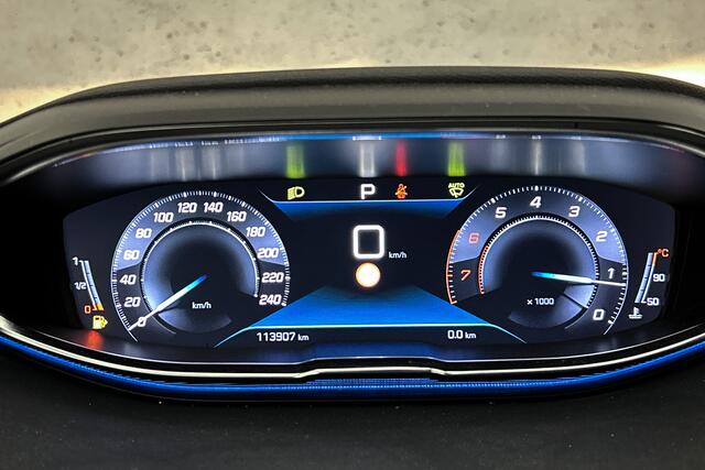 Peugeot 3008 1.2 PureTech | Half lederen bekleding | Navigatie | Cruise control