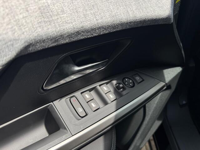 Peugeot 3008 1.2 Hybrid 136 Allure | Panoramic Navigation | Camera | Adaptieve Cruise Control | Trekhaak