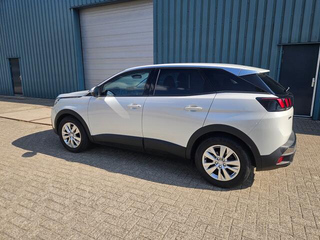 Peugeot 3008 1.2 PureTech Blue Lease Executive