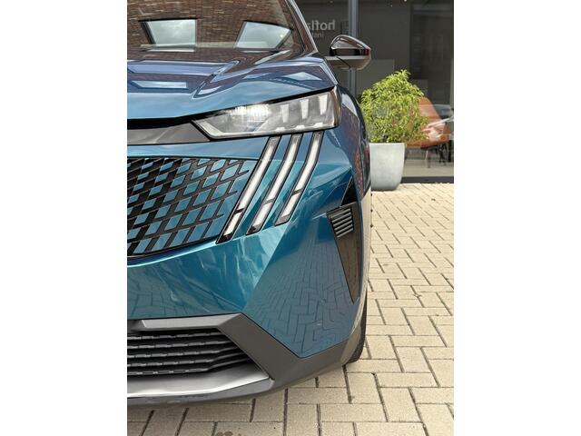 Peugeot 3008 1.2 Hybrid 136 GT Elektrische kofferklep, Stoelverwarming, Stuurverwarming, Keyless Entry.