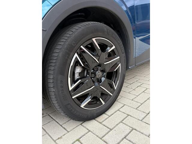 Peugeot 3008 1.2 Hybrid 136 GT Elektrische kofferklep, Stoelverwarming, Stuurverwarming, Keyless Entry.