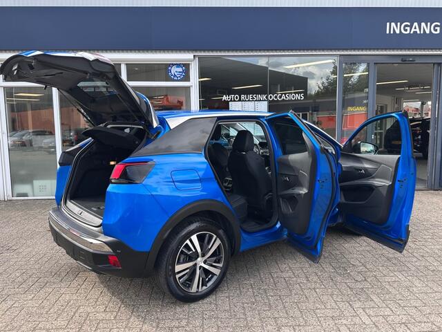 Peugeot 3008 1.6 HYBRID ALLURE