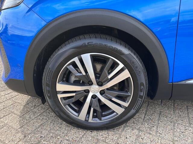 Peugeot 3008 1.6 HYBRID ALLURE