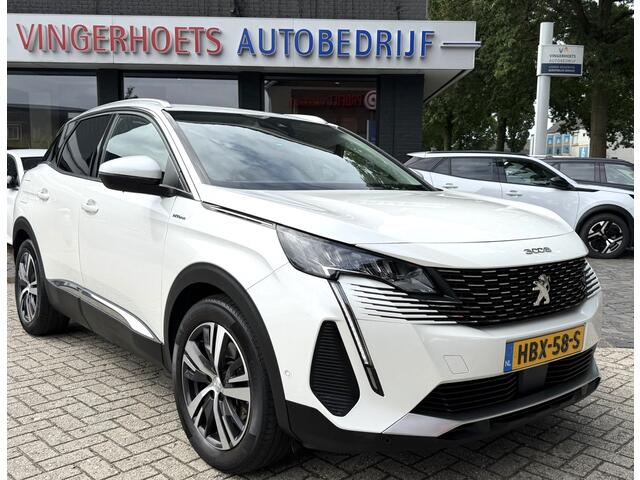 Peugeot 3008 1.6 Stekker Hybride 225 Luxe Allure * Automaat * Plug in * Super Luxe * * Navigatie * 1/2 Leder * Dodehoekbewaking * Stoelverwarming * L.M. Velgen * Trekhaak * WallBox Stekker * Vingerhoets; Vierde Generatie Eersteklas Service. Al meer dan 100 jaar een begrip in de Brabantse Kempen