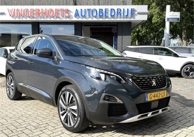 Peugeot 3008 130 Pk Benzine Zeer Luxe * Navigatie * Zwart Lederen Interieur met Elektrisch verst. stoelen met massage functie * Trekhaak * Dab+ Radio * Climate & Cruise Control * Vingerhoets; Vierde Generatie Eersteklas Service. Al meer dan 100 jaar een begrip in de Brabantse Kempen