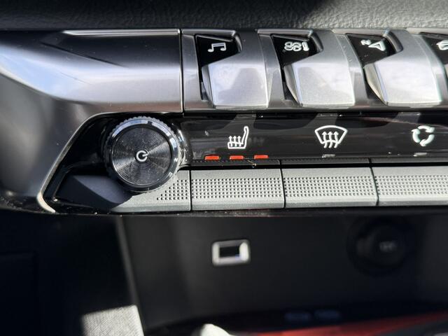 Peugeot 3008 130 Pk Benzine Zeer Luxe * Navigatie * Zwart Lederen Interieur met Elektrisch verst. stoelen met massage functie * Trekhaak * Dab+ Radio * Climate & Cruise Control * Vingerhoets; Vierde Generatie Eersteklas Service. Al meer dan 100 jaar een begrip in de Brabantse Kempen