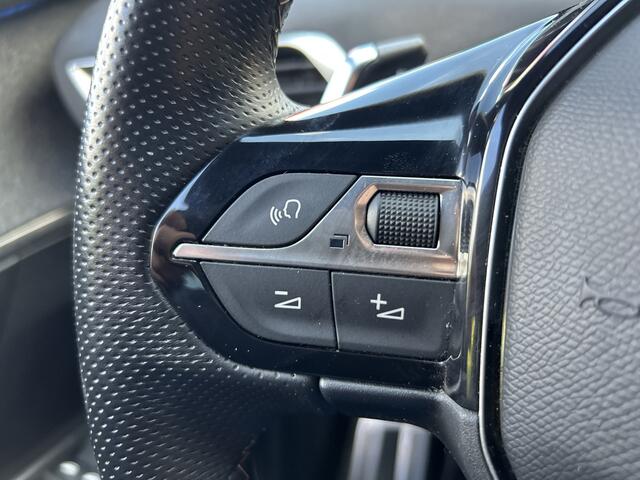 Peugeot 3008 1.6 HYbrid 225 GT- Line // FULL LED // NAVI + CARPLAY // KEYLESS // PDC V+A // CAMERA // TREKHAAK!!