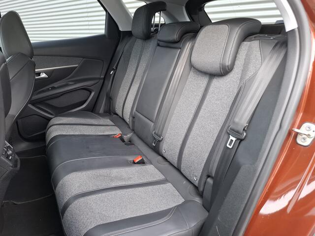 Peugeot 3008 1.2 PureTech Allure | Nieuw Binnen! | Automaat | Navi | Pano