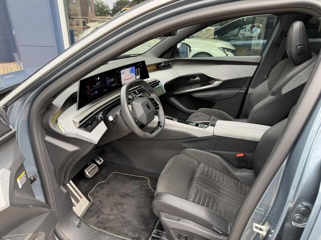 Peugeot 3008 1.6 plug-in Hybrid 195 GT | Afneembare trekhaak 1550 KG | Tot 8 jaar Garantie | Stekkerhybride tot 85 KM Elektrisch Rijden | Panorama/Schuif-Kanteldak | Luxe Alcantara & Leder Interieur met Massage | Achteruitrij-Camera | Navigatie | Adaptieve Cruise Control | Elektrische Kofferklep | Stoel- & Stuurverwarming | 19" Lichtemetalen Velgen | Parkeersensoren V+A | Full LED Verlichting | Keyless Entry |