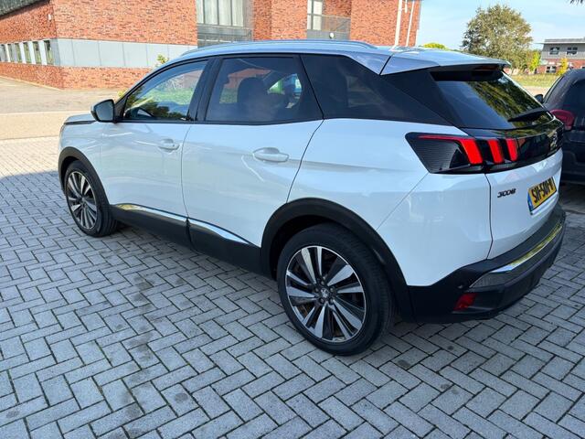 Peugeot 3008 1.2 PURETECH ALLURE