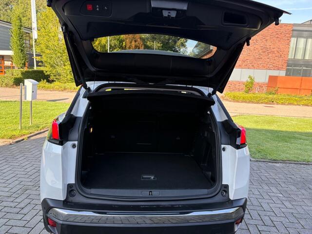 Peugeot 3008 1.2 PURETECH ALLURE