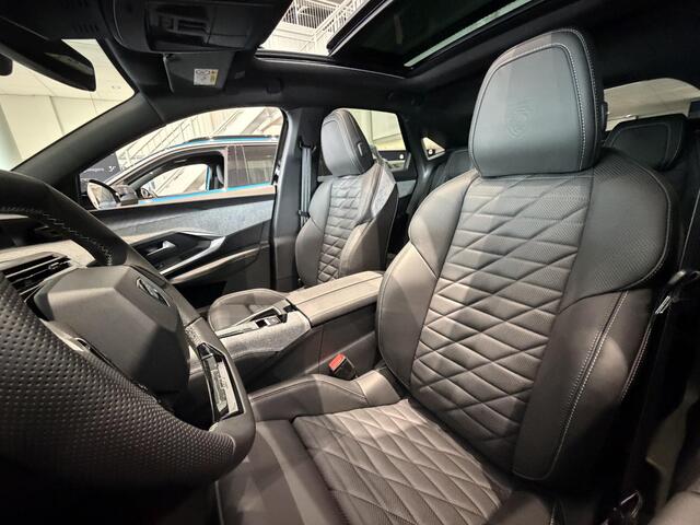 Peugeot 3008 1.6 plug-in Hybrid 225 GT Exclusive | Panoramdak | Lederen Bekleding | Elektrische Stoelen Met Massage | Stoelventilatie |