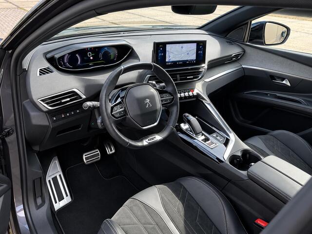 Peugeot 3008 1.6 HYbrid 225 GT | Trekhaak | Panoramadak | Dealer onderhouden | Nachtzicht | 360 |