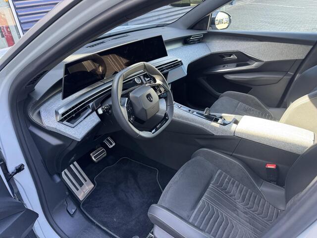 Peugeot 3008 e-3008 GT 73 kWh | NIEUW | 16% bijtelling tot € 30.000 | WLTP tot 526km | 160kW snelladen | Schuif-/kanteldak | Stoel- & stuurverwarming | Elektr. achterklep | Adaptieve Cruise Control | Navi