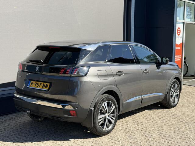 Peugeot 3008 130PK Allure Pack | Trekhaak | Hoge Instap | Full LED Koplampen | Stoelverwarming | Geintegreerde Navigatie | Apple Carplay | 29000 KM! | Achteruitrijcamera | Dode Hoekbewaking | PDC rondom |