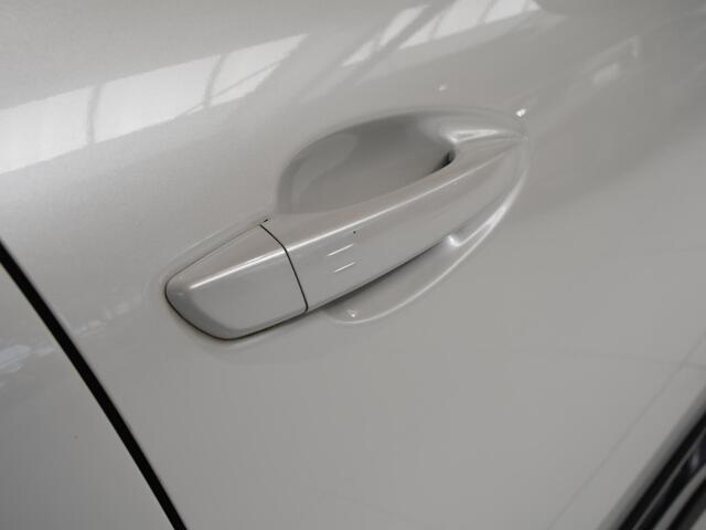 Peugeot 3008 1.6 HYbrid 225 GT | Alcantara | Stoelverwarming | Elektrisch bedienbare achterklep | Navigatie | Keyless Entry + Start |
