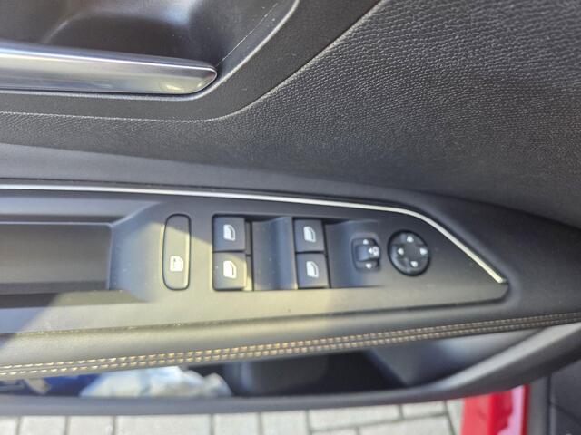 Peugeot 3008 1.2 Hybrid 136 GT Auto komt 17-10 binnen l Focal speakers l Black pack l Camera – foto 10