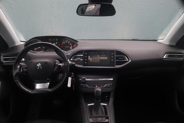 Peugeot 308 SW BWJ 2016 1.2 131 PK Blue Lease Premium PANORAMADAK / AUTOMAAT / PRIV. GLAS / CLIMA / NAVI / CRUISE / BLUETOOTH / PDC V+A / LMV 16 INCH / MULTIFUNCT. STUUR