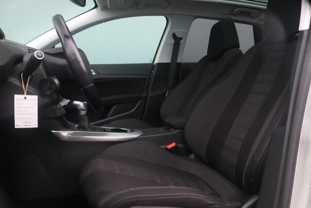 Peugeot 308 SW BWJ 2016 1.2 131 PK Blue Lease Premium PANORAMADAK / AUTOMAAT / PRIV. GLAS / CLIMA / NAVI / CRUISE / BLUETOOTH / PDC V+A / LMV 16 INCH / MULTIFUNCT. STUUR