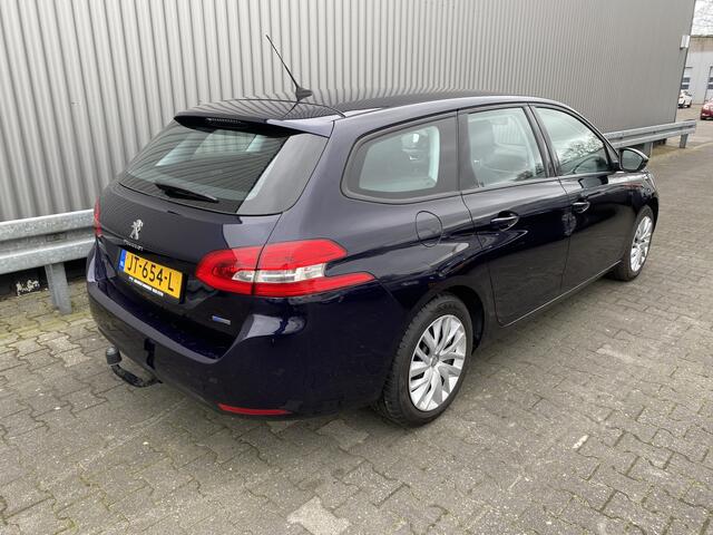 Peugeot 308 SW 1.2 PureTech Blue Lease A/C, CC, Navi, Trekh, nw. APK - Inruil Mogelijk -