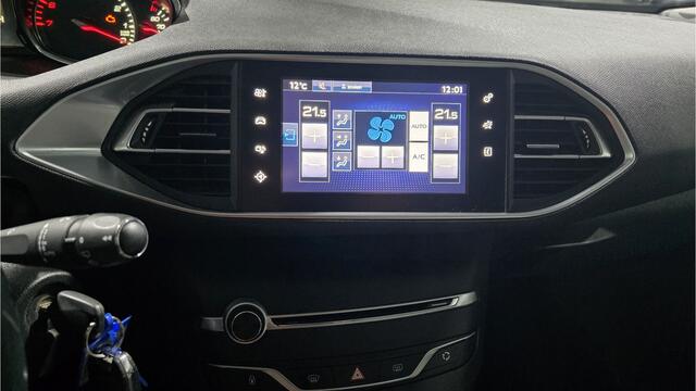 Peugeot 308 SW 1.2 PureTech Blue Lease Premium