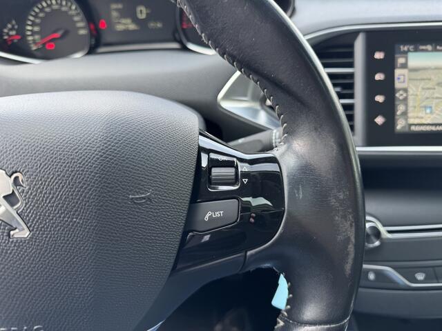 Peugeot 308 1.2 PureT.Blue Lion PANO NAVI BT NAP