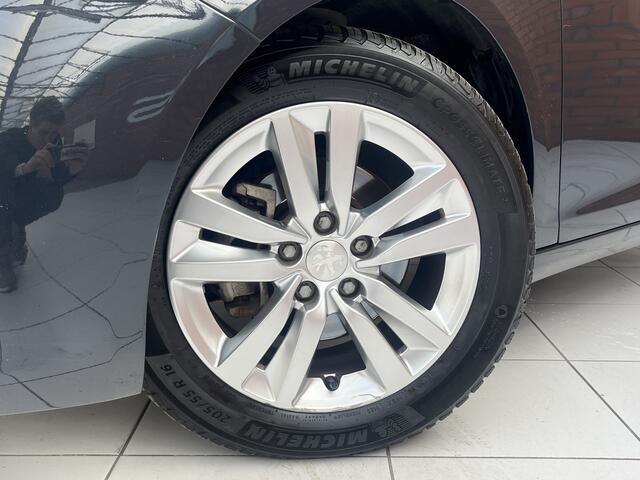 Peugeot 308 PureTech 130 Blue Lease Premium | Stoelverwarming | Carplay/Android Auto |