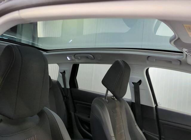 Peugeot 308 SW 1.5 HDi Automaat 131PK Lease Premium / Panorama dak / Trekhaak / Airco-ecc./ Pdc+Camera / Cruise Ad./ Pack Drive Assist2 /