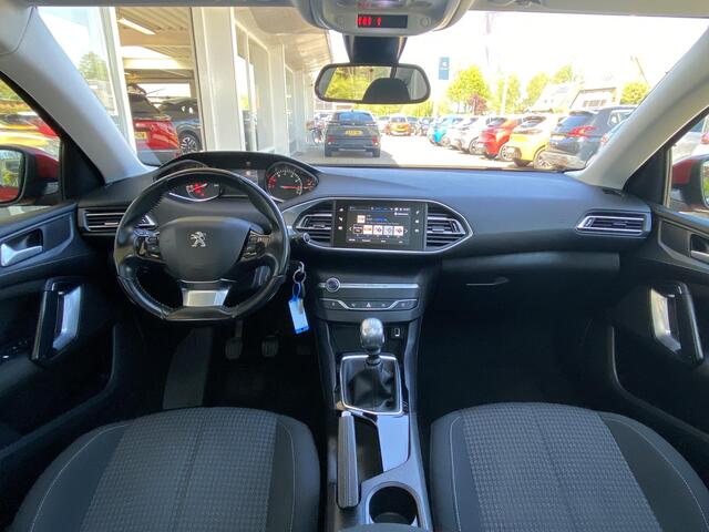 Peugeot 308 SW 1.2T 110PK Blue Lease Executive | Panoramadak | Navigatie | Facelift model | Parkeersensoren voor & achter | Climate Control