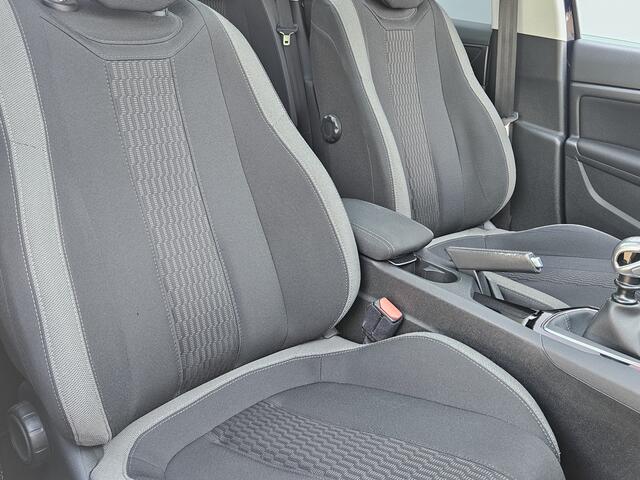 Peugeot 308 SW 1.2 PureTech Style TEL NAVI PANODAK PDC CC